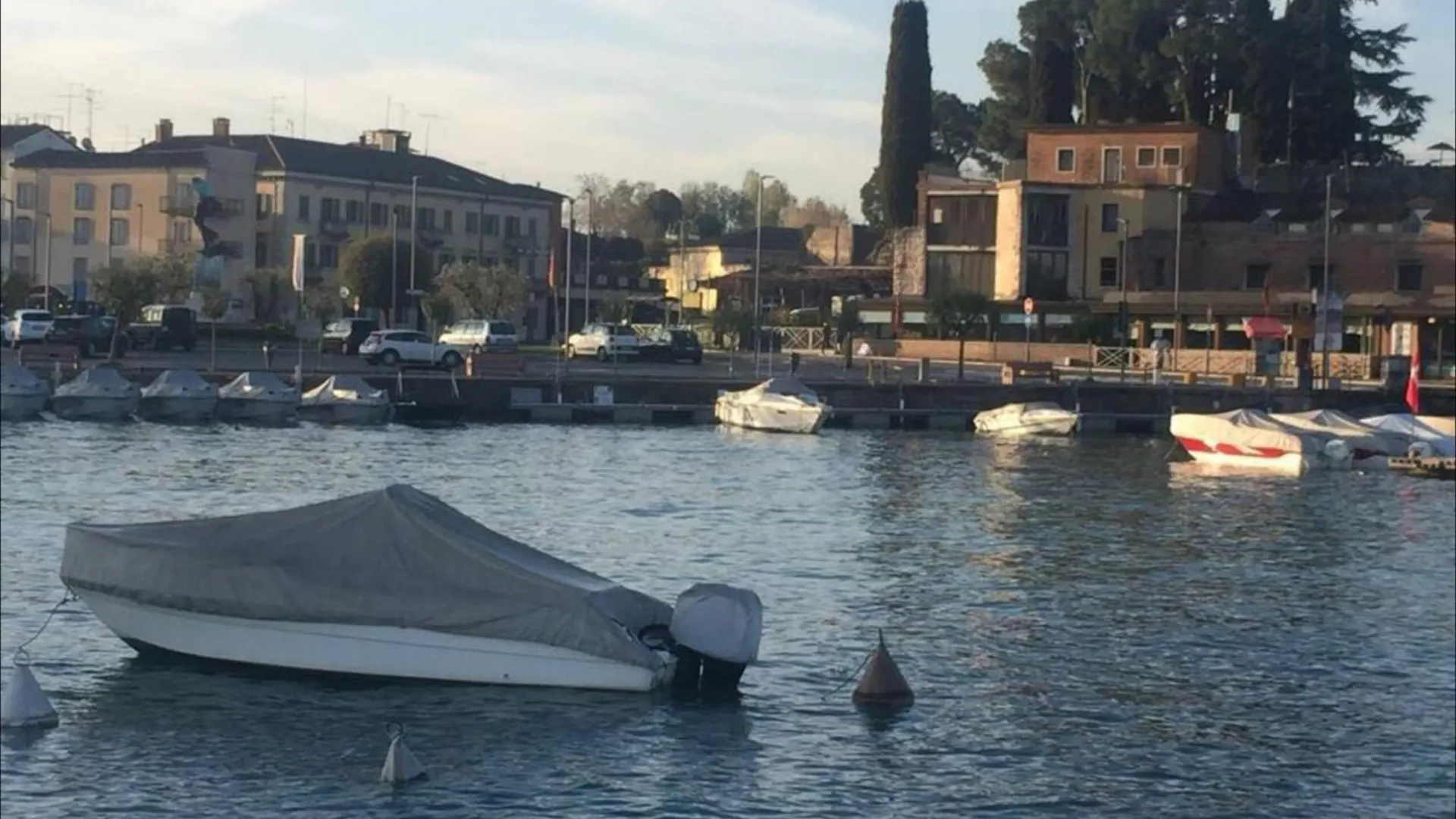 Apartment Residenza Giovanni Fronte Lago - Residence Garda Lago Peschiera del Garda Italy