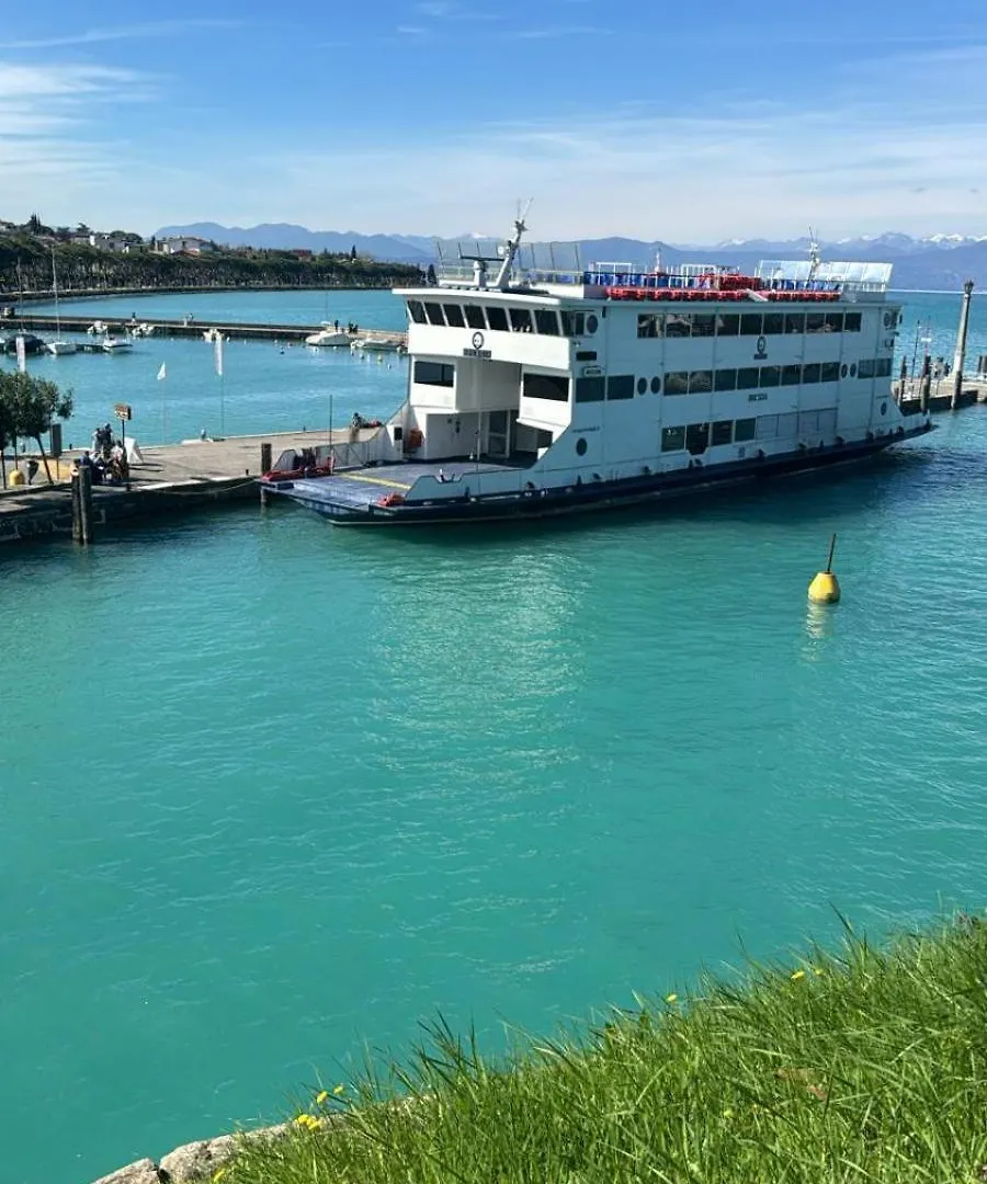 Apartment Residenza Giovanni Fronte Lago - Residence Garda Lago Peschiera del Garda