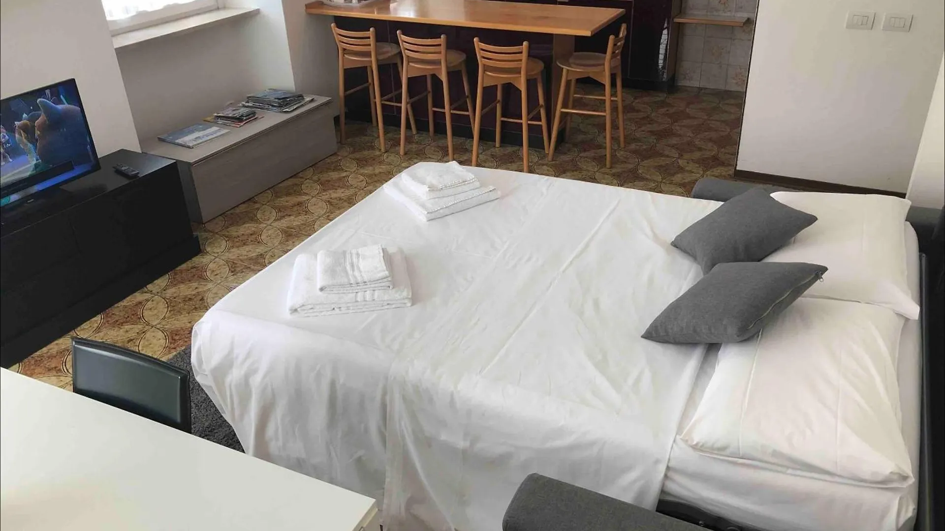 Residenza Giovanni Fronte Lago - Residence Garda Lago Peschiera del Garda Apartment