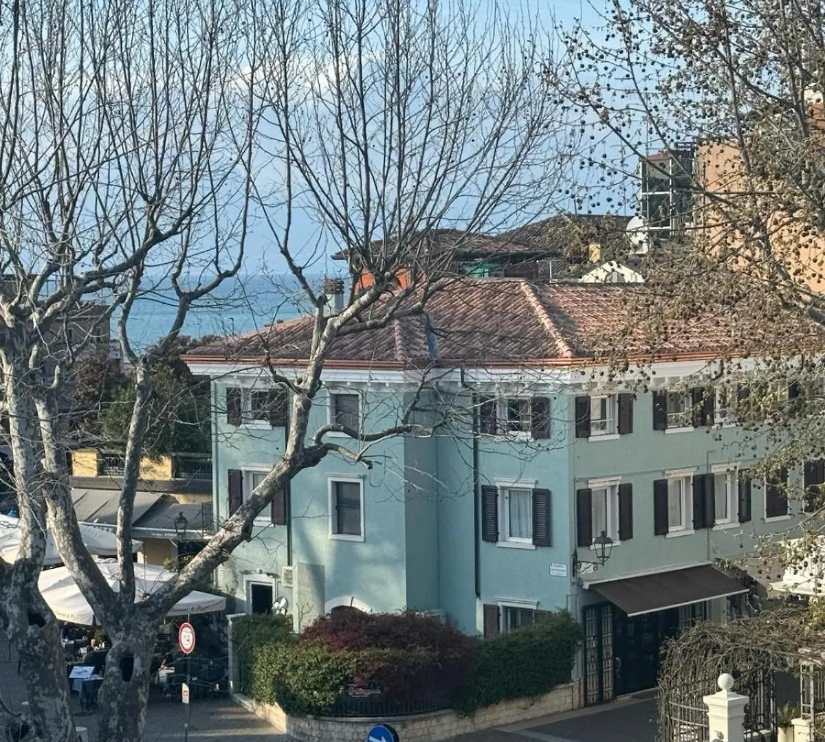 Apartment Residenza Giovanni Fronte Lago - Residence Garda Lago Peschiera del Garda