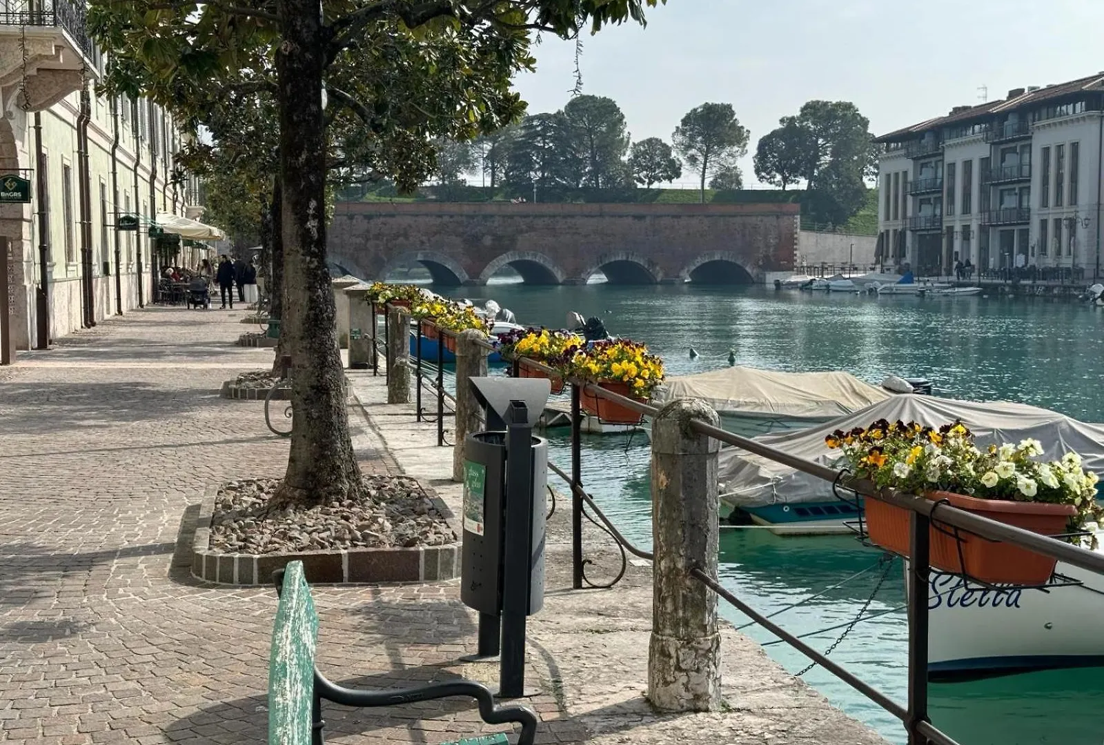 Residenza Giovanni Fronte Lago - Residence Garda Lago Peschiera del Garda Apartment