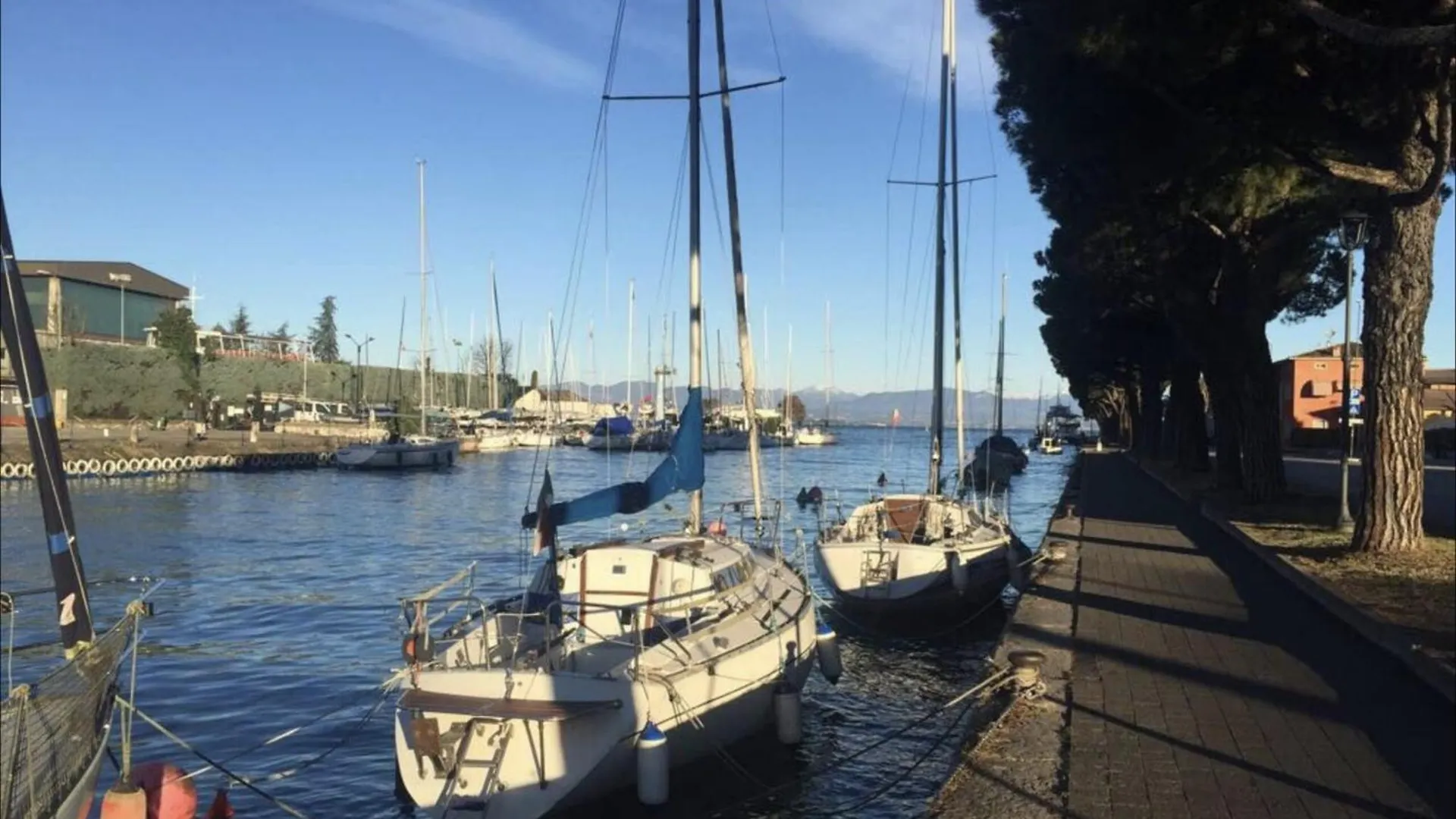 Apartment Residenza Giovanni Fronte Lago - Residence Garda Lago Peschiera del Garda