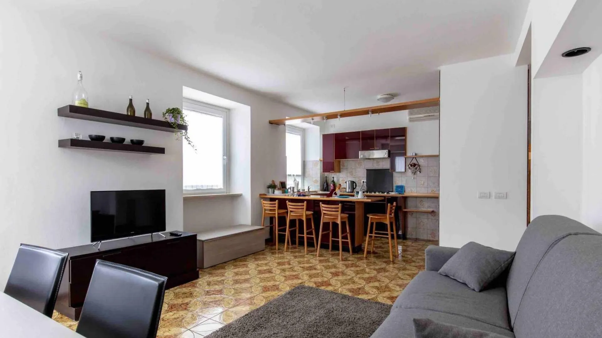 Apartment Residenza Giovanni Fronte Lago - Residence Garda Lago Peschiera del Garda Italy