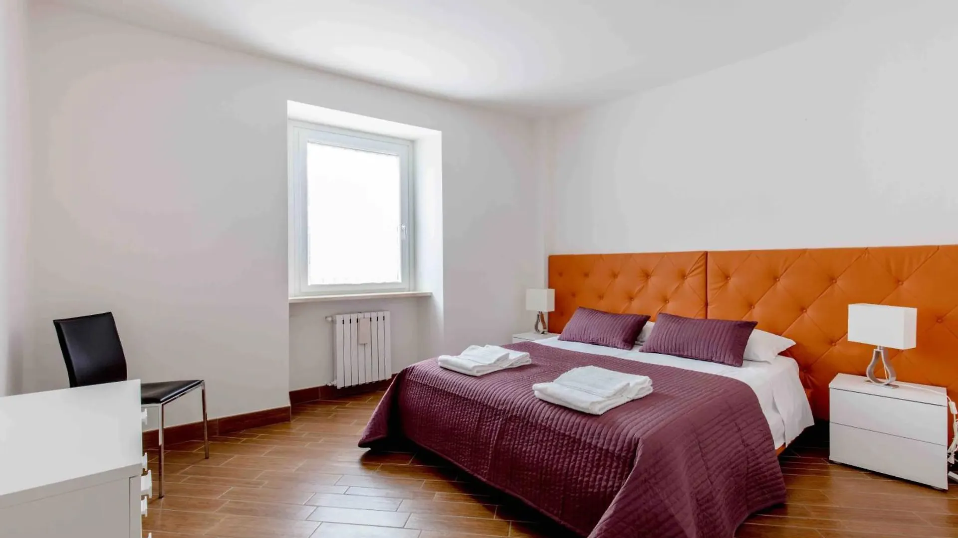Residenza Giovanni Fronte Lago - Residence Garda Lago Peschiera del Garda 0*,  Italy