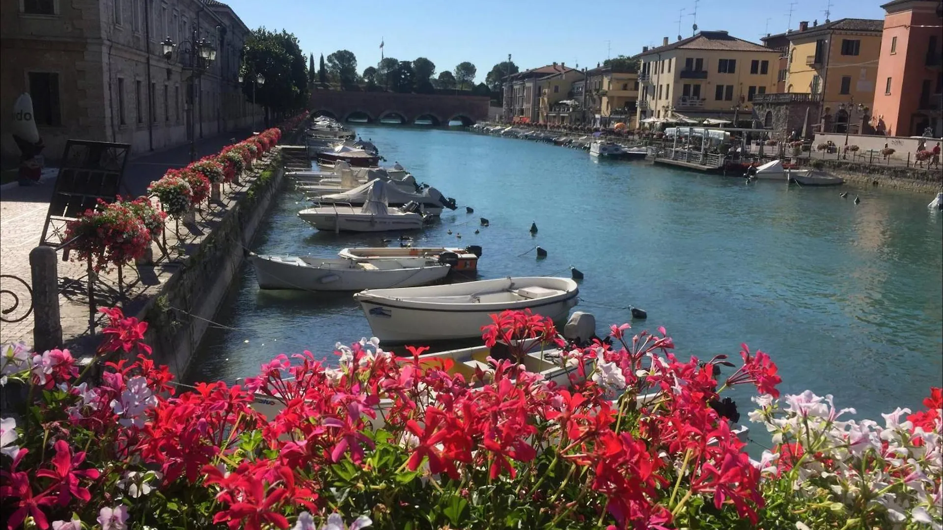 Residenza Giovanni Fronte Lago - Residence Garda Lago Peschiera del Garda