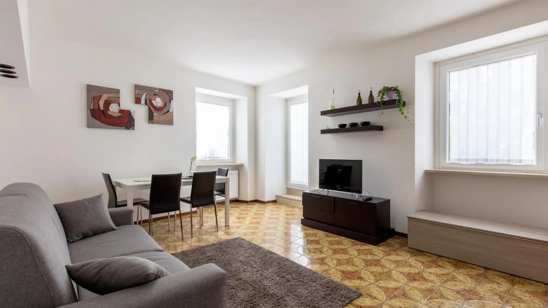 Residenza Giovanni Fronte Lago - Residence Garda Lago Peschiera del Garda Italy