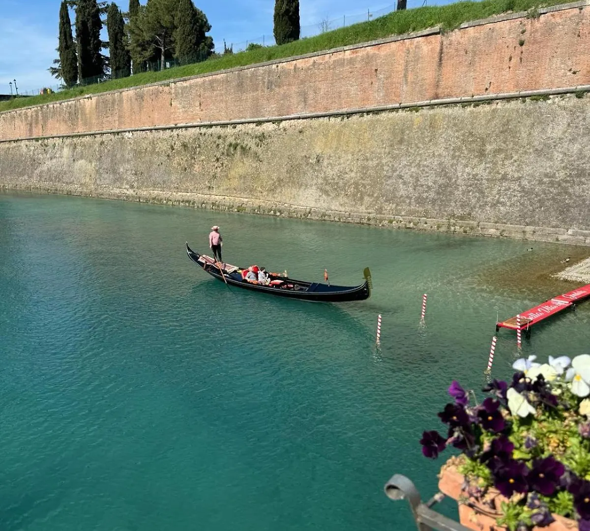 Residenza Giovanni Fronte Lago - Residence Garda Lago Peschiera del Garda Apartment